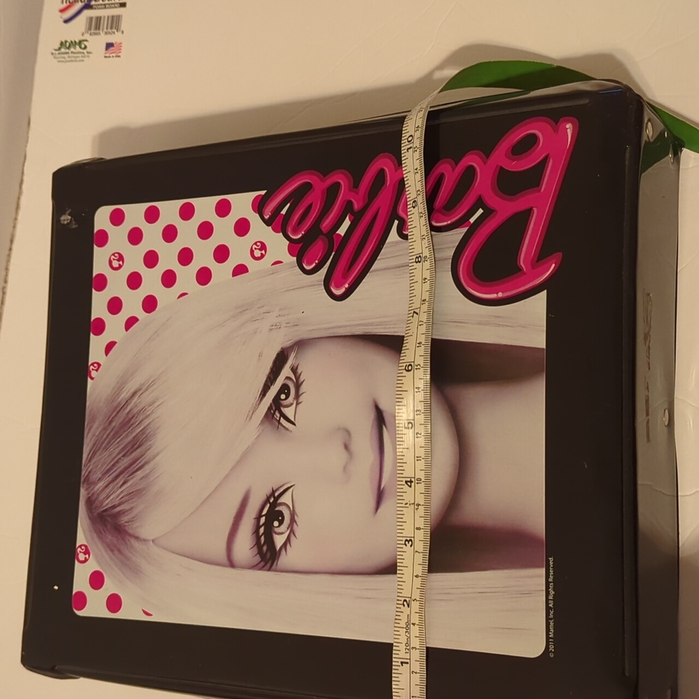2011 Barbie Case - Picture 9 of 11